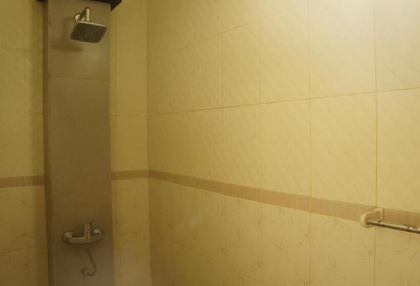 فندق Waringin Home Stay