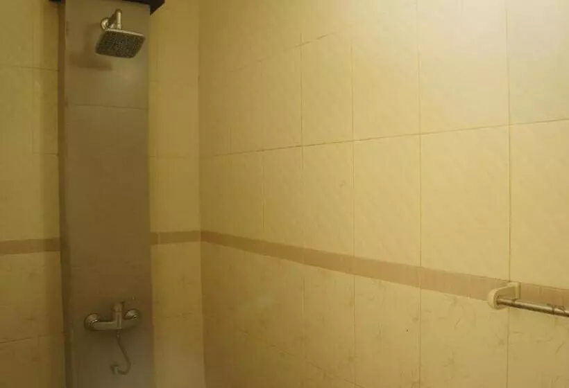 هتل Waringin Home Stay