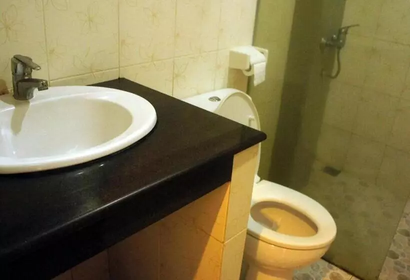 هتل Waringin Home Stay