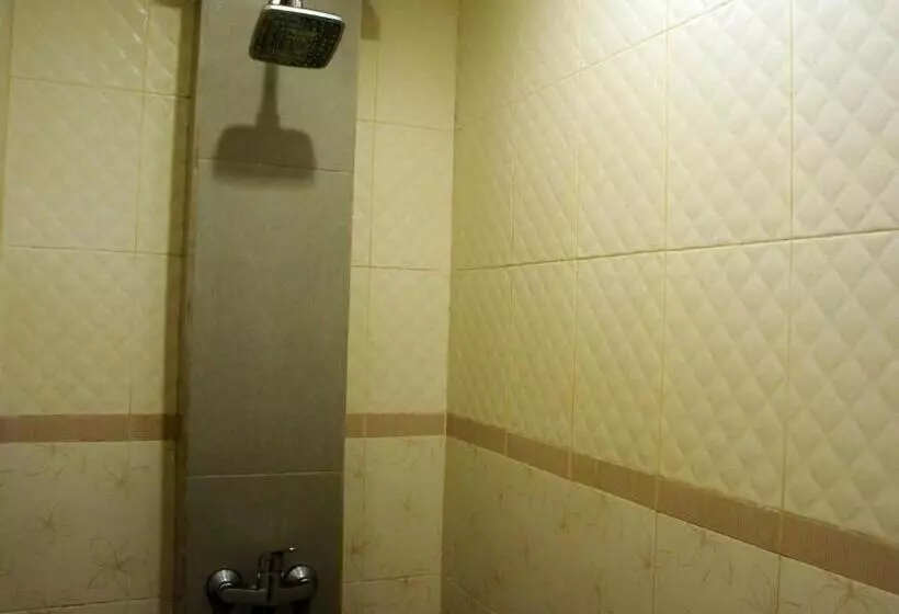 هتل Waringin Home Stay