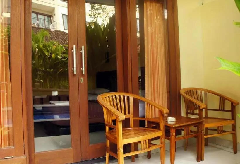 هتل Waringin Home Stay