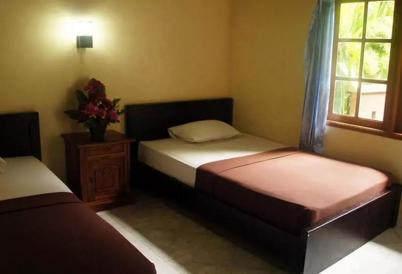 هتل Waringin Home Stay