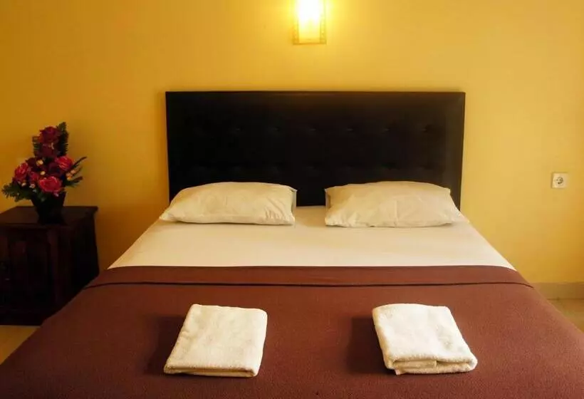 هتل Waringin Home Stay