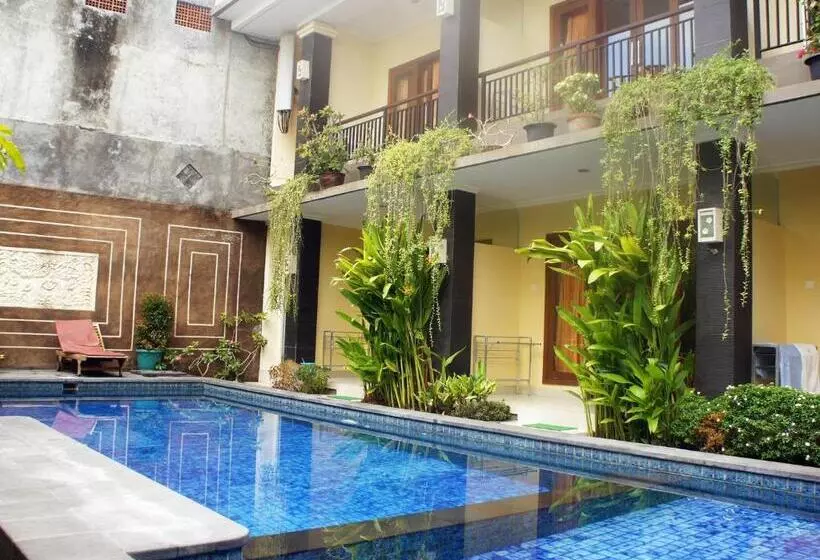 هتل Waringin Home Stay