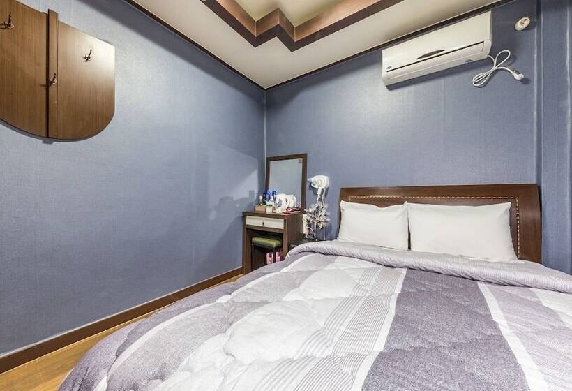 بنسيون Dongdaemun Oz