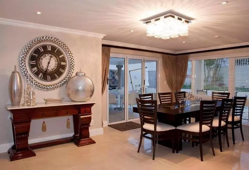 פנסיון Forest Manor Boutique Guesthouse