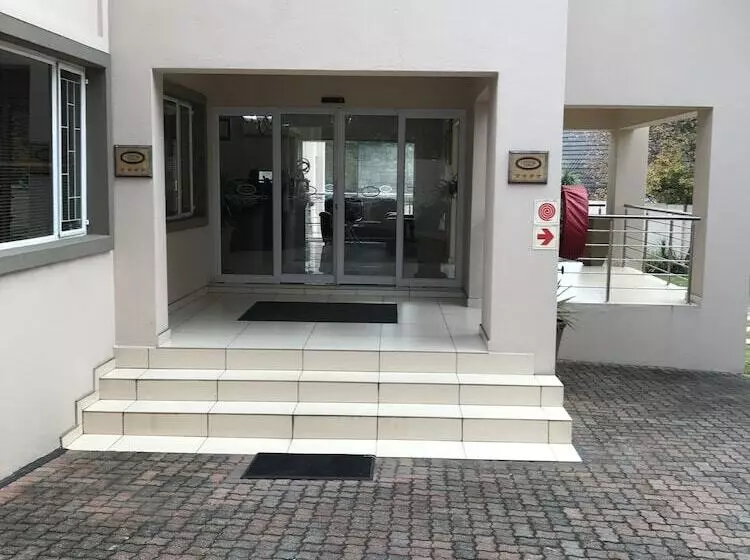 פנסיון Global Village Guesthouse