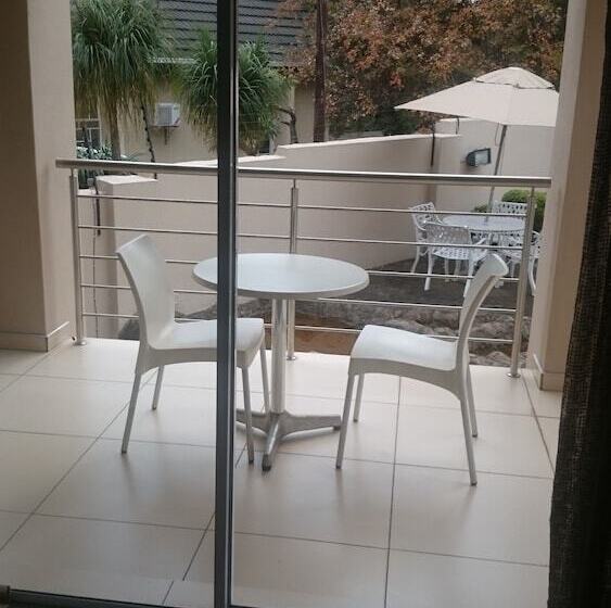 פנסיון Global Village Guesthouse