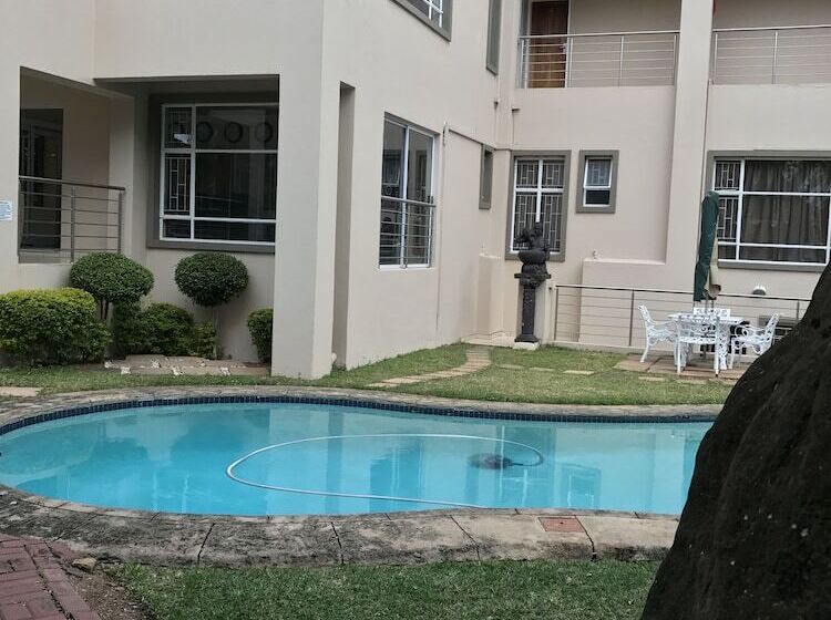 פנסיון Global Village Guesthouse