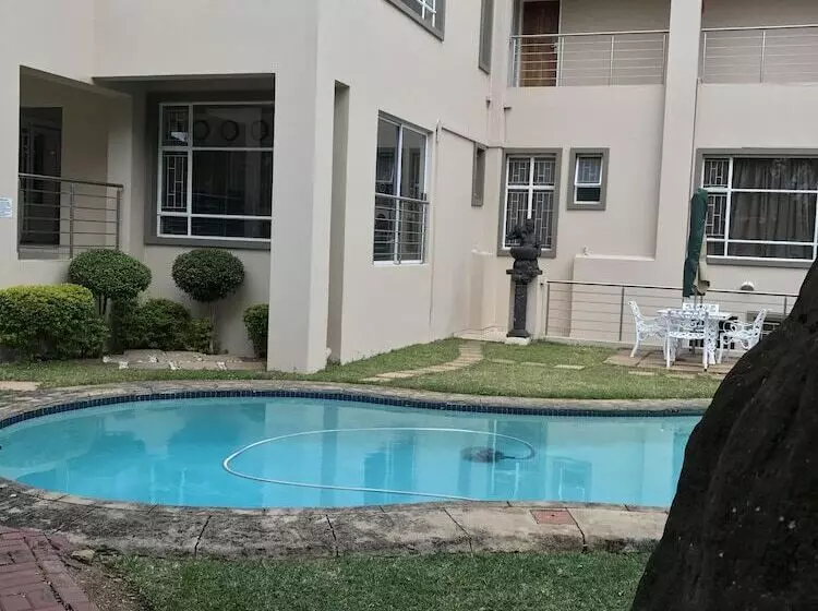 פנסיון Global Village Guesthouse