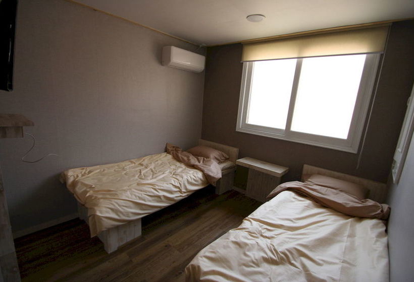 Grape Garden House  Hostel