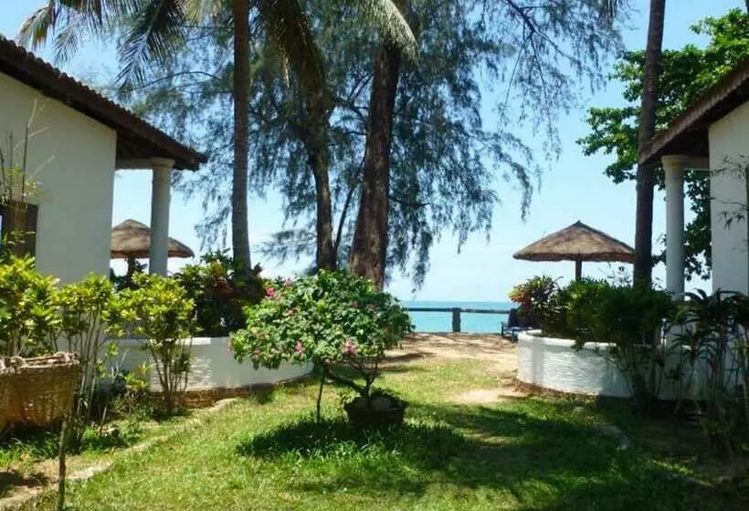 Bamboo Cottages