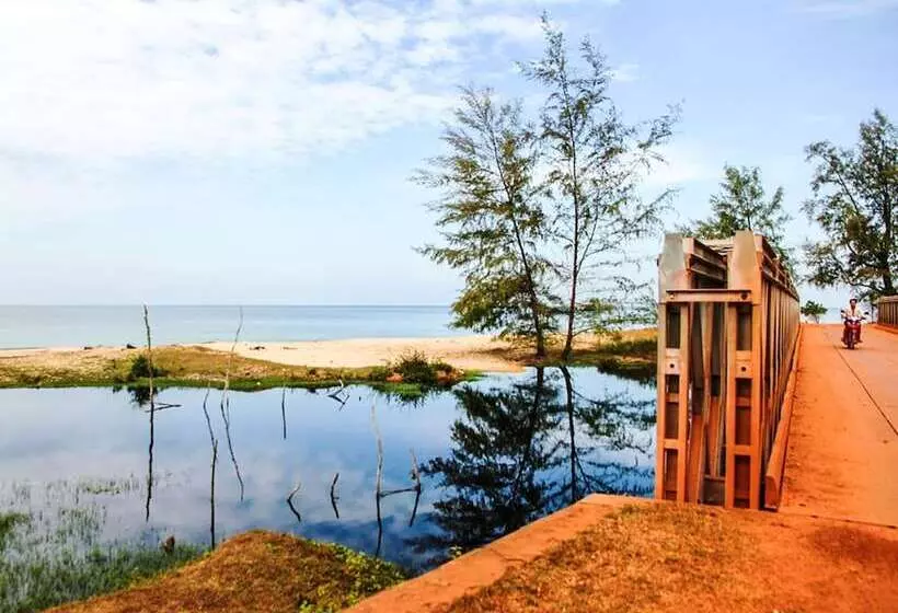Bamboo Cottages