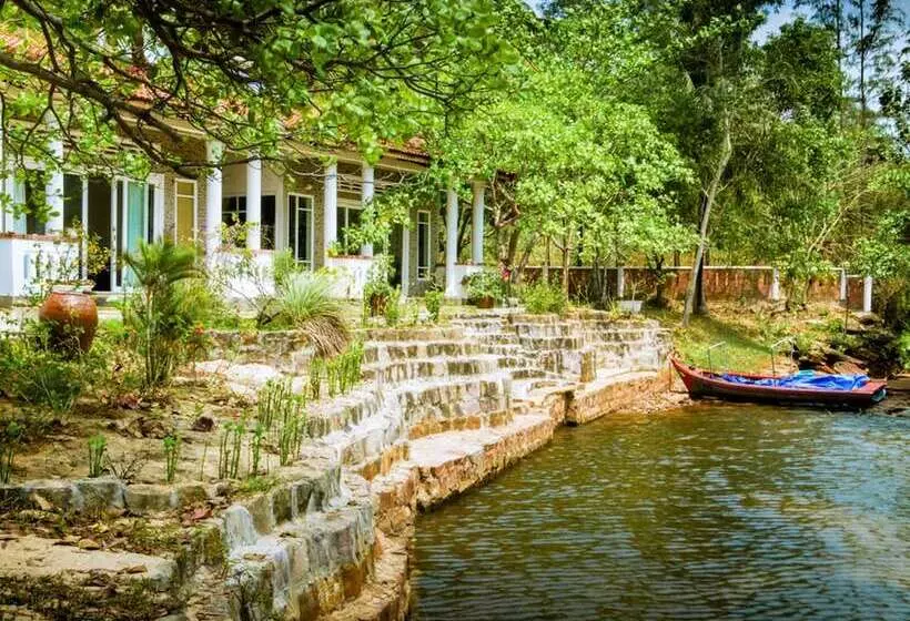 Bamboo Cottages