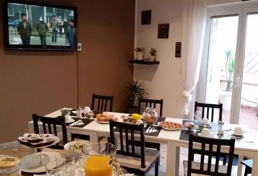 تختخواب و صبحانه Atticoromantica