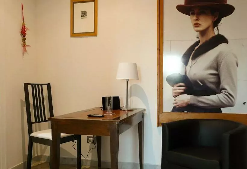 تختخواب و صبحانه Atticoromantica