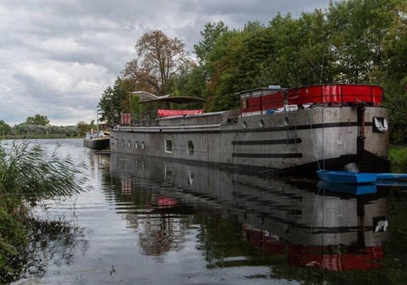 مبيت وإفطار Péniche Alclair