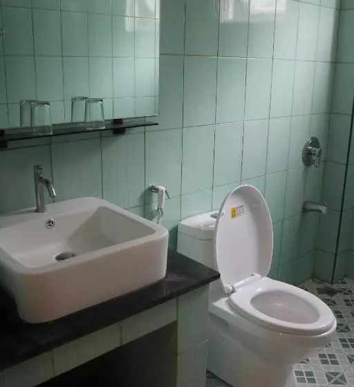 酒店 Aqua Travel Lodge