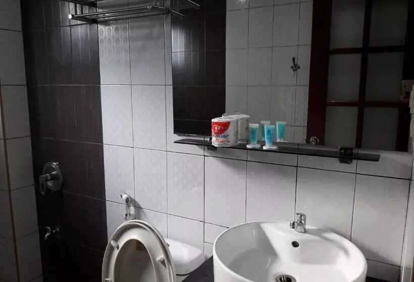 酒店 Aqua Travel Lodge