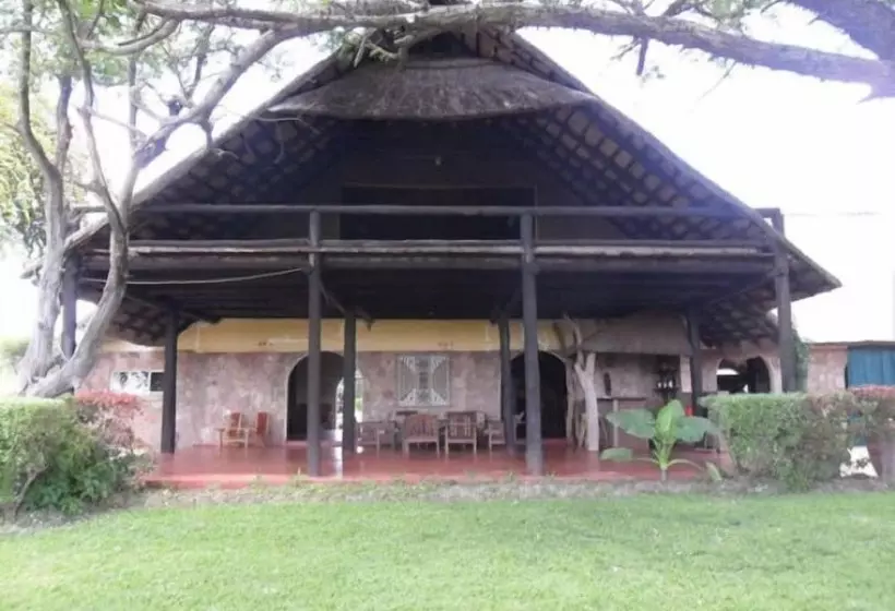 هتل Ganda Lodge