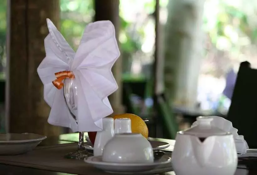 هتل Jump Street Chalets