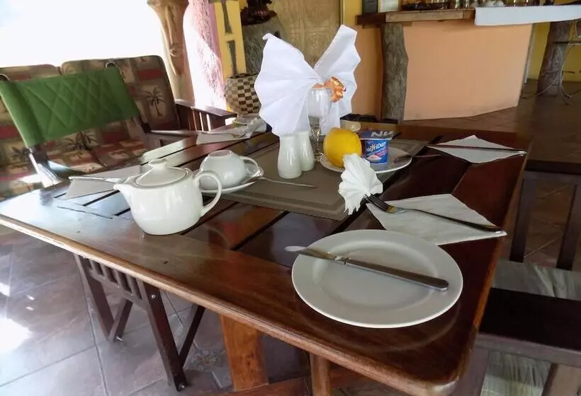 هتل Jump Street Chalets