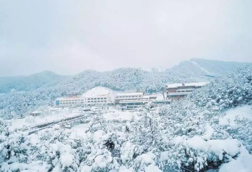 בית מלון כפרי Chungju Suanbo Park
