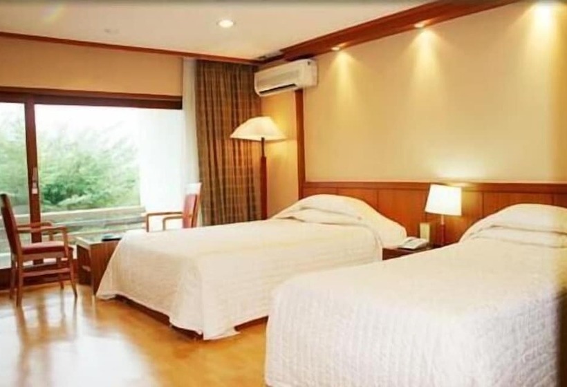 בית מלון כפרי Chungju Suanbo Park