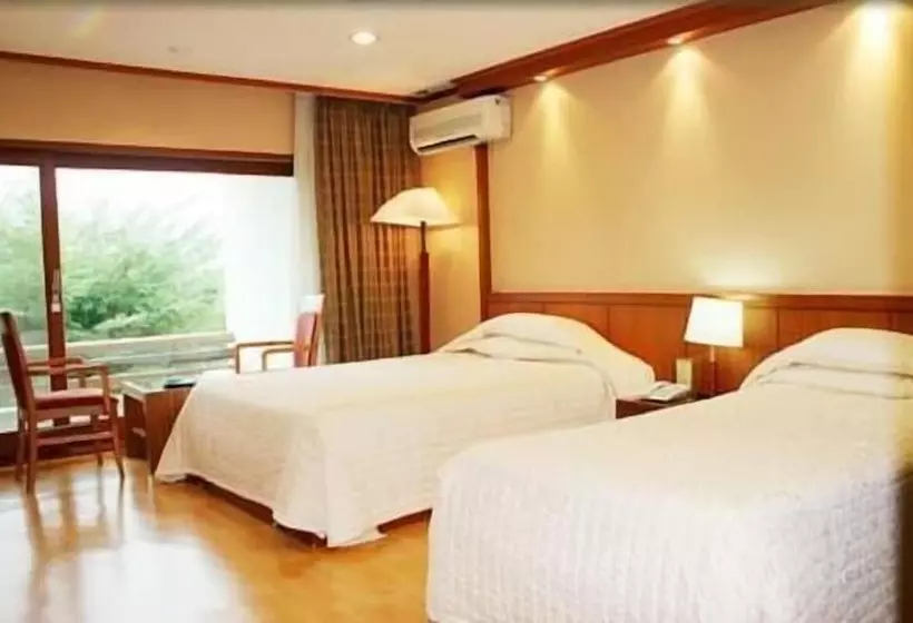 בית מלון כפרי Chungju Suanbo Park