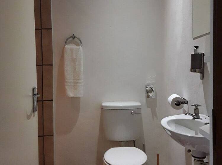 ホテル The Bush Pub & Inn