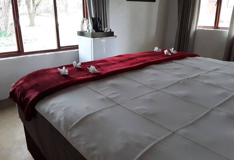 ホテル The Bush Pub & Inn