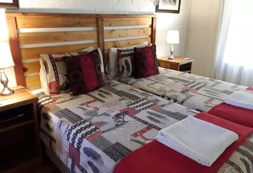 Hotel The Bush Pub & Inn