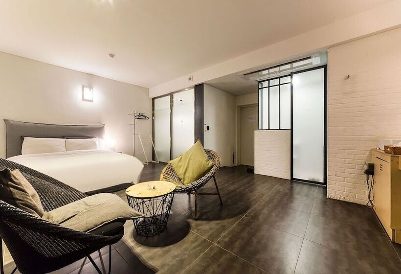 Hotel Yongin Army Boutique