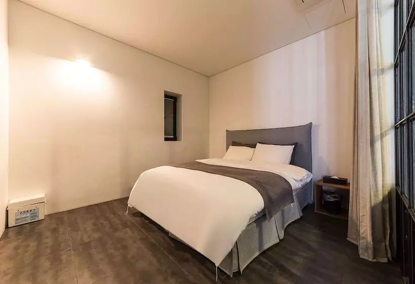 Szálloda Yongin Army Boutique