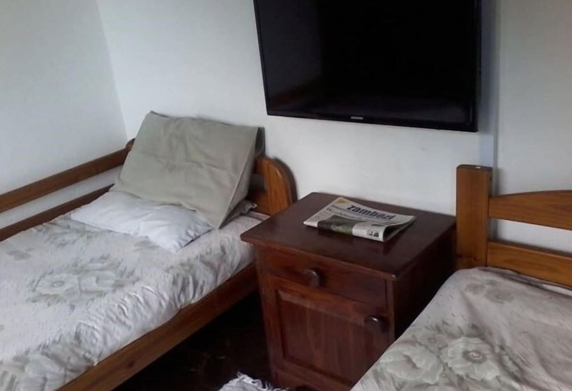 هتل Zimre Lodge And Houseboats