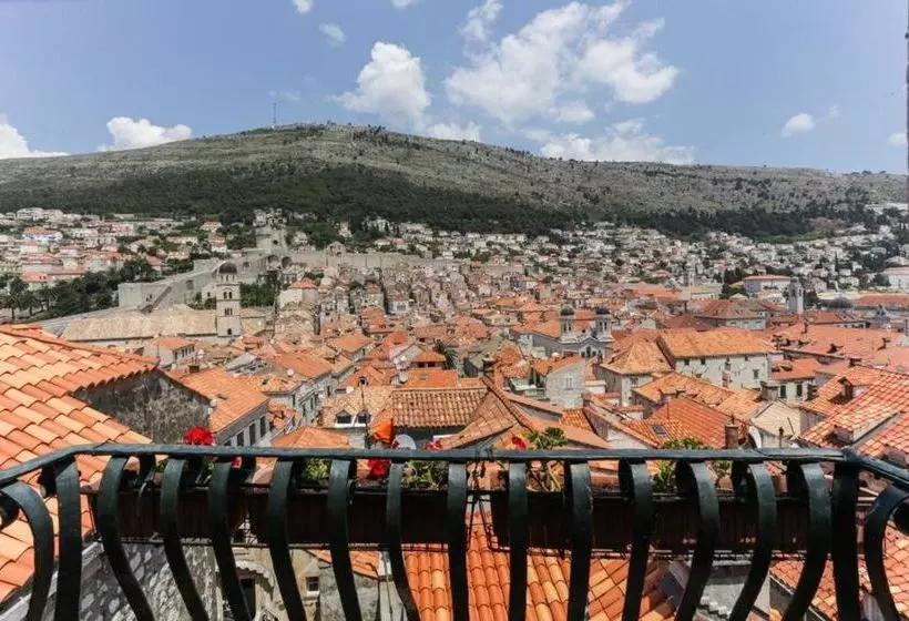 Old Town Princess Apartments