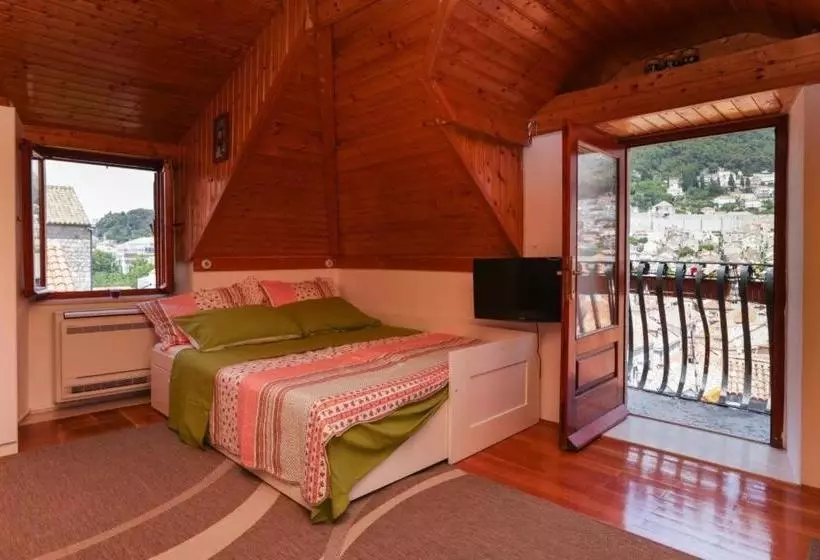 Old Town Princess Apartments