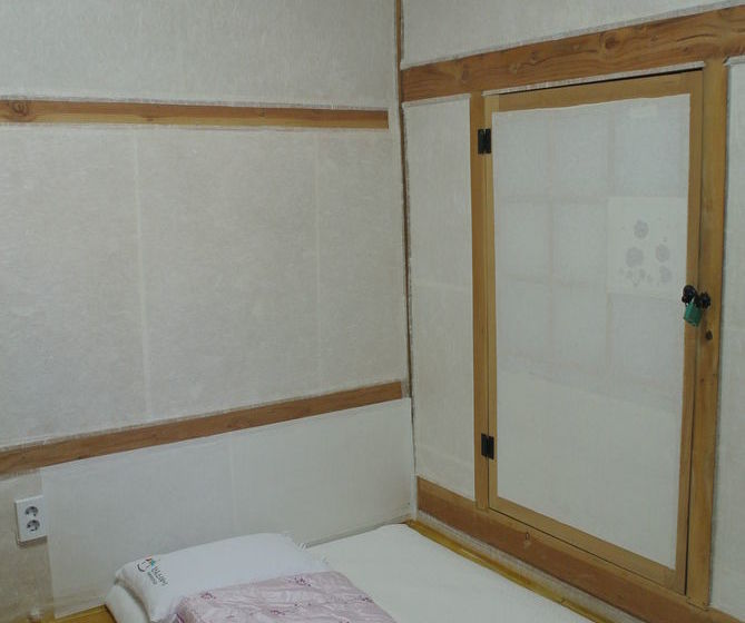 Пансион Namhyundang Guesthouse