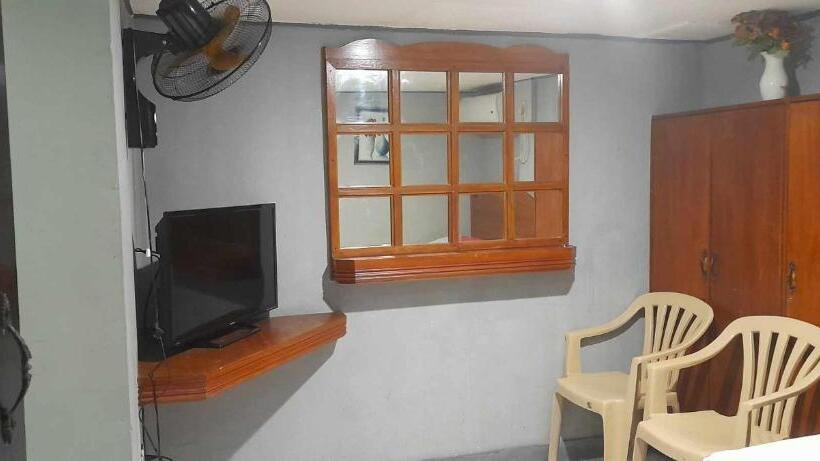 Slouch Hat Hotel And Restaurant