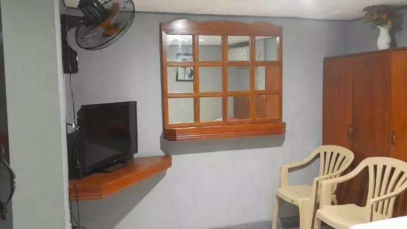 Slouch Hat Hotel And Restaurant