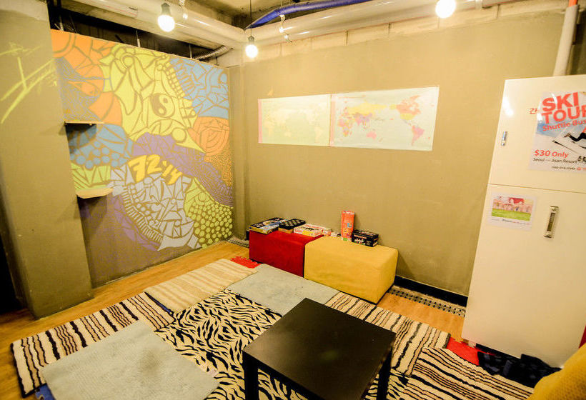 Kimchee Sinchon Guesthouse  Hostel