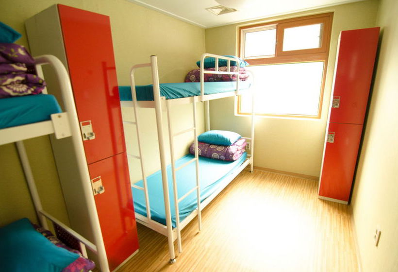 Kimchee Sinchon Guesthouse  Hostel