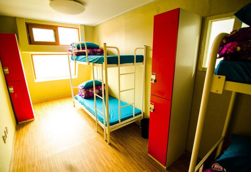 Kimchee Sinchon Guesthouse  Hostel