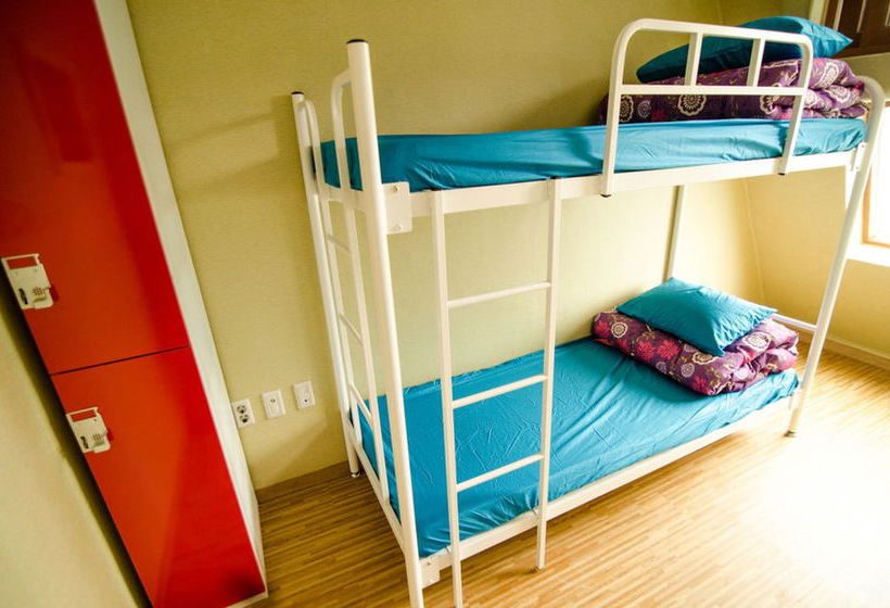 Kimchee Sinchon Guesthouse  Hostel