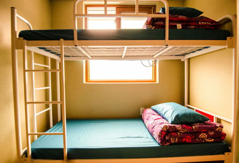 Kimchee Sinchon Guesthouse  Hostel