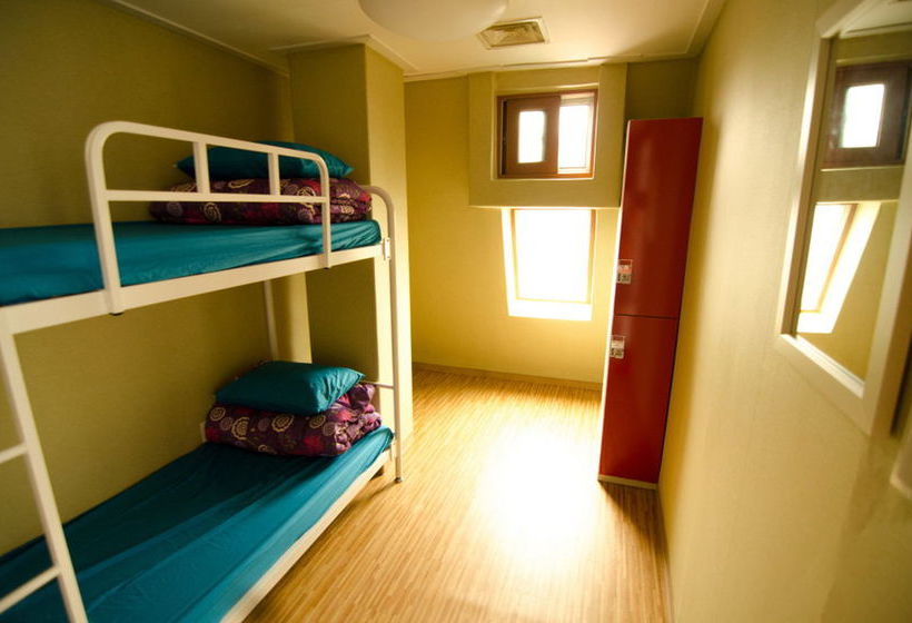 Kimchee Sinchon Guesthouse  Hostel