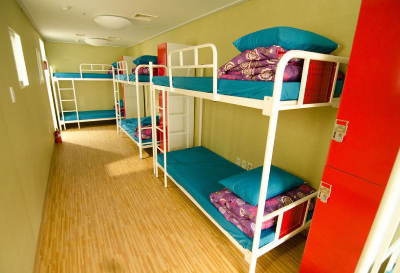 Kimchee Sinchon Guesthouse  Hostel