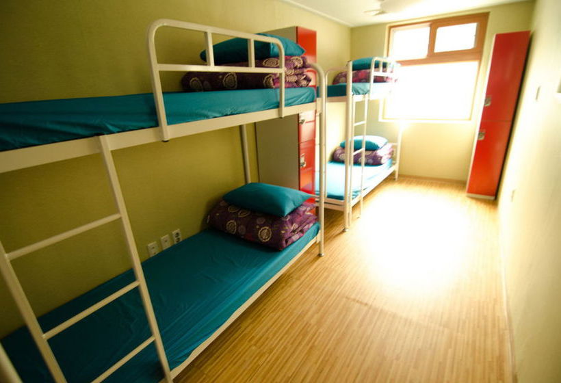 Kimchee Sinchon Guesthouse  Hostel