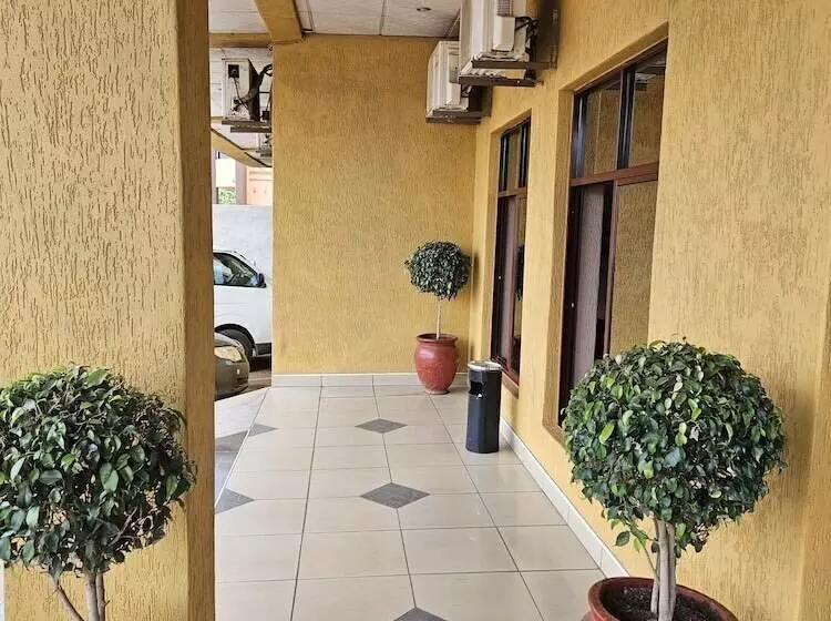 Bridgeview Hotel & Conference Centre