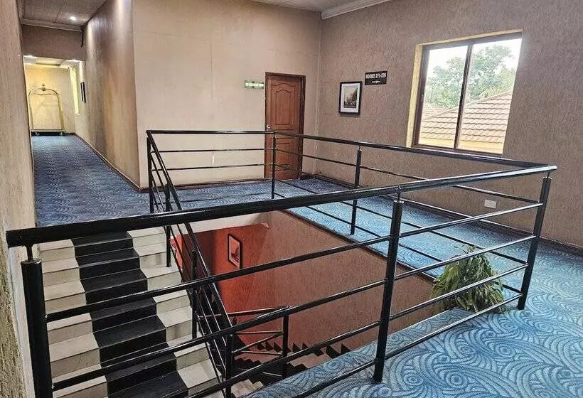 Bridgeview Hotel & Conference Centre